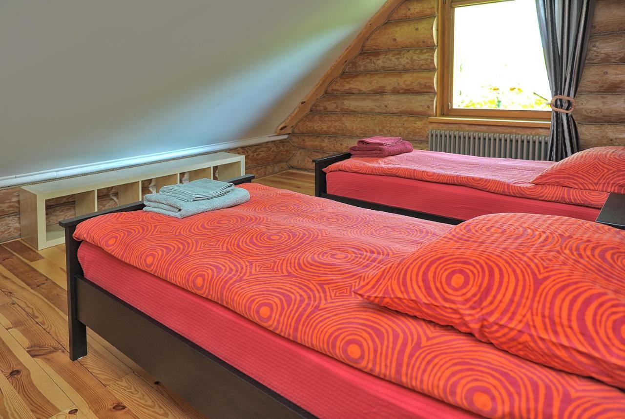 Dom Pod Sosnami Ferienhaus Gryżyna